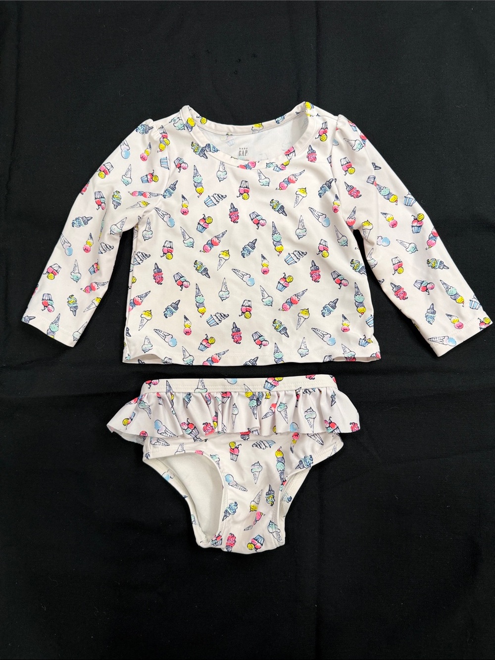GAP BABY GIRL 2PC ICE CREAM PRINT RASH GUARD RUFFLE BOTTOM SWIMSUIT SIZE 6-12M